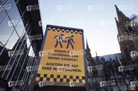 Anzeigetafel am Kölner Hauptbahnhof