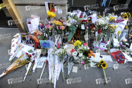 Trauerbekundung vor dem Apartment von David Bowie in New York