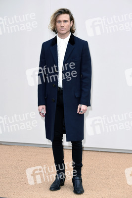 Burberry Menswear A/W 16 Fashion Show in London