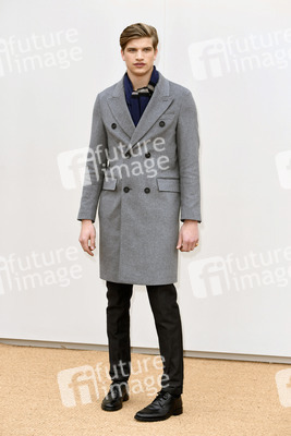 Burberry Menswear A/W 16 Fashion Show in London