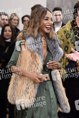 Burberry Menswear A/W 16 Fashion Show in London
