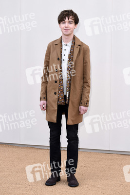 Burberry Menswear A/W 16 Fashion Show in London