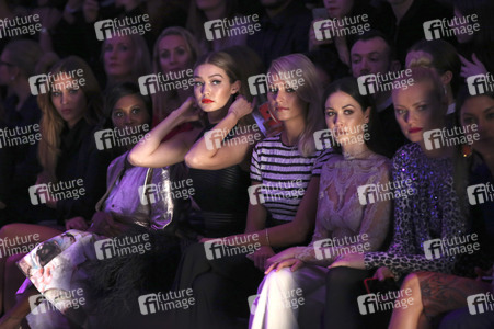 Maybelline New York Make-Up Runway Fashion Show auf der Mercedes-Benz Week Autumn/Winter 2016 in Berlin