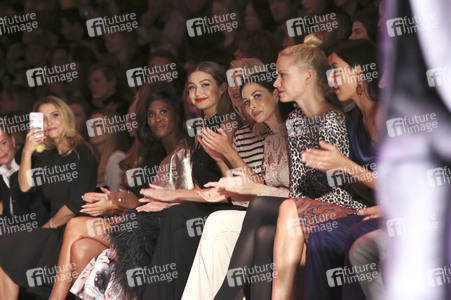 Maybelline New York Make-Up Runway Fashion Show auf der Mercedes-Benz Week Autumn/Winter 2016 in Berlin