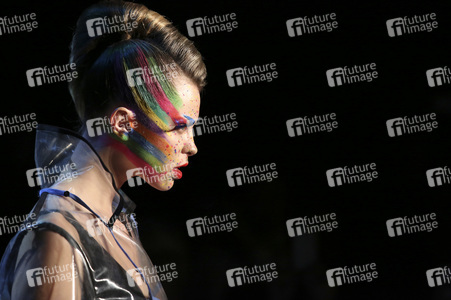 Maybelline New York Make-Up Runway Fashion Show auf der Mercedes-Benz Week Autumn/Winter 2016 in Berlin