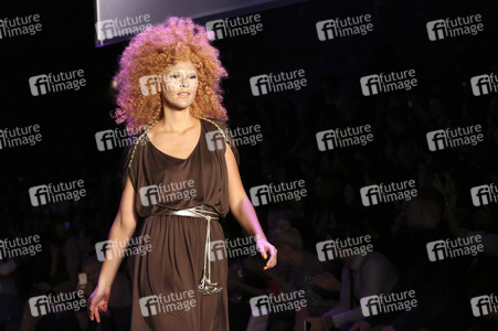 Maybelline New York Make-Up Runway Fashion Show auf der Mercedes-Benz Week Autumn/Winter 2016 in Berlin
