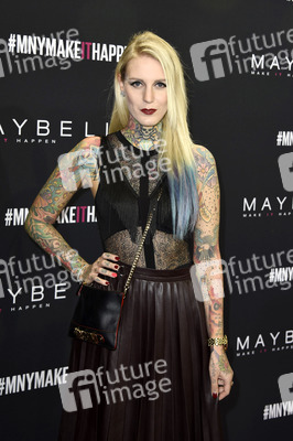 Maybelline New York Make-Up Runway Fashion Show auf der Mercedes-Benz Week Autumn/Winter 2016 in Berlin