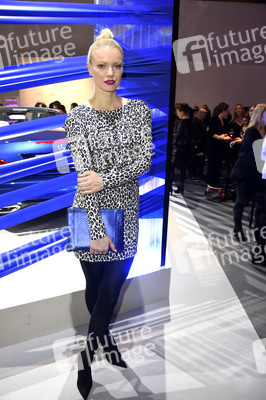 Maybelline New York Make-Up Runway Fashion Show auf der Mercedes-Benz Week Autumn/Winter 2016 in Berlin