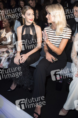 Maybelline New York Make-Up Runway Fashion Show auf der Mercedes-Benz Week Autumn/Winter 2016 in Berlin