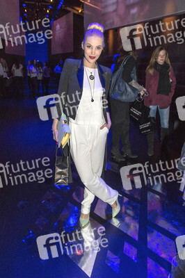 Maybelline New York Make-Up Runway Fashion Show auf der Mercedes-Benz Week Autumn/Winter 2016 in Berlin