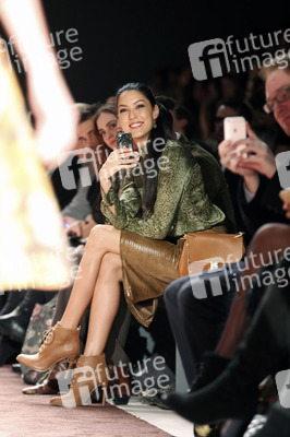 Lena Hoschek Fashion Show auf der Mercedes-Benz Week Autumn/Winter 2016 in Berlin