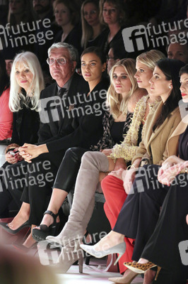 Marc Cain Fashion Show auf der Mercedes-Benz Fashion Week Autumn/Winter 2016 in Berlin