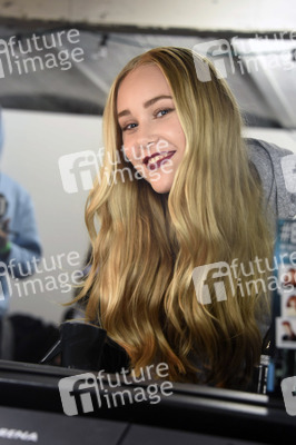 Marcel Ostertag Fashion Show auf der Mercedes-Benz Fashion Week Autumn/Winter 2016 in Berlin