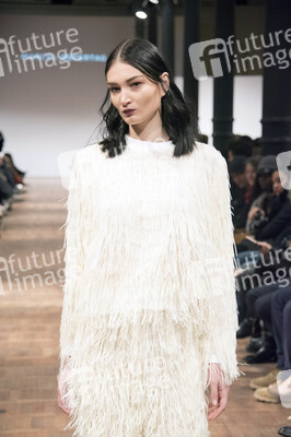 Marcel Ostertag Fashion Show auf der Mercedes-Benz Fashion Week Autumn/Winter 2016 in Berlin