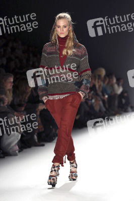 Riani Fashion Show auf der Mercedes-Benz Fashion Week Autumn/Winter 2016 in Berlin