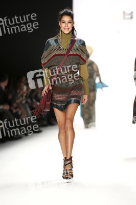 Riani Fashion Show auf der Mercedes-Benz Fashion Week Autumn/Winter 2016 in Berlin
