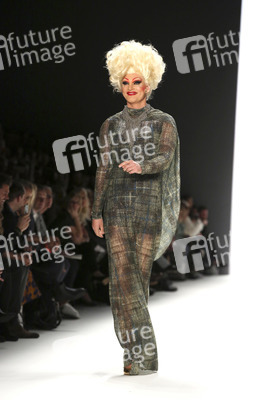 Riani Fashion Show auf der Mercedes-Benz Fashion Week Autumn/Winter 2016 in Berlin