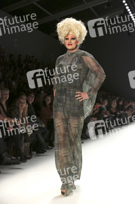 Riani Fashion Show auf der Mercedes-Benz Fashion Week Autumn/Winter 2016 in Berlin