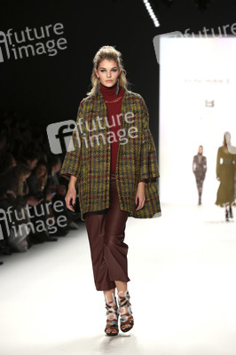 Riani Fashion Show auf der Mercedes-Benz Fashion Week Autumn/Winter 2016 in Berlin