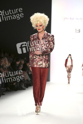 Riani Fashion Show auf der Mercedes-Benz Fashion Week Autumn/Winter 2016 in Berlin