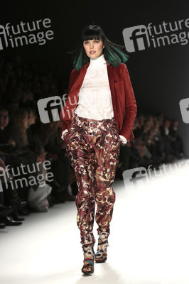 Riani Fashion Show auf der Mercedes-Benz Fashion Week Autumn/Winter 2016 in Berlin