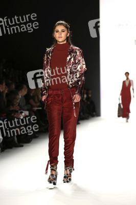 Riani Fashion Show auf der Mercedes-Benz Fashion Week Autumn/Winter 2016 in Berlin