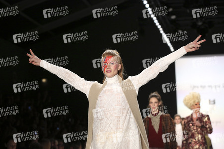 Riani Fashion Show auf der Mercedes-Benz Fashion Week Autumn/Winter 2016 in Berlin
