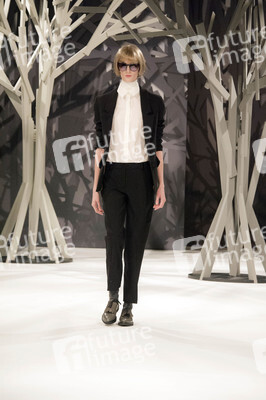 Kilian Kerner Fashion Show auf der Mercedes-Benz Fashion Week Autumn/Winter 2016 in Berlin