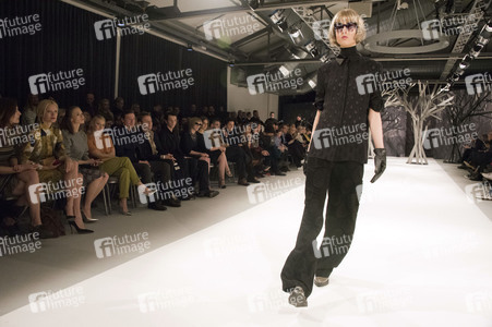Kilian Kerner Fashion Show auf der Mercedes-Benz Fashion Week Autumn/Winter 2016 in Berlin