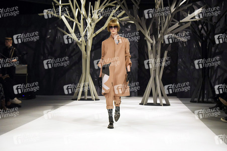 Kilian Kerner Fashion Show auf der Mercedes-Benz Fashion Week Autumn/Winter 2016 in Berlin