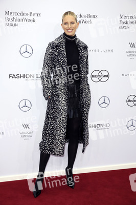 Guido Maria Kretschmer Fashion Show auf der Mercedes-Benz Fashion Week Autumn/Winter 2016 in Berlin