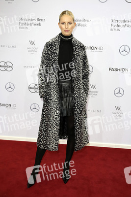 Guido Maria Kretschmer Fashion Show auf der Mercedes-Benz Fashion Week Autumn/Winter 2016 in Berlin
