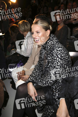 Guido Maria Kretschmer Fashion Show auf der Mercedes-Benz Fashion Week Autumn/Winter 2016 in Berlin