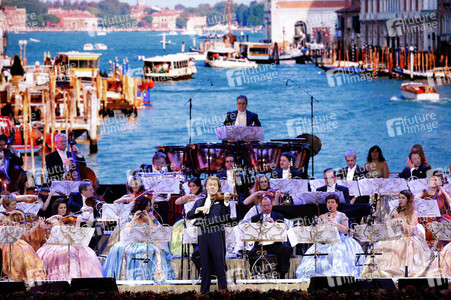 Konzert von André Rieu mit seimem Orchester in Hamburg