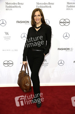 Rebekka Ruetz Fashion Show auf der Mercedes-Benz Fashion Week Autumn/Winter 2016 in Berlin