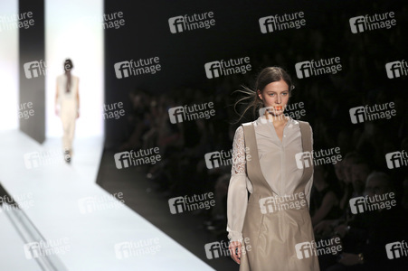Dorothee Schumacher Fashion Show auf der Mercedes-Benz Fashion Week Autumn/Winter 2016 in Berlin