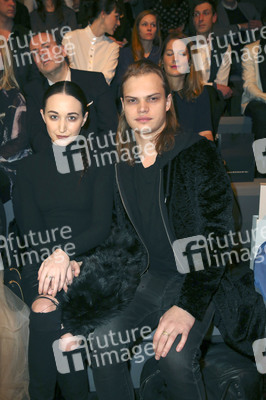 Baldessarini Fashion Show auf der Mercedes-Benz Fashion Week Autumn/Winter 2016 in Berlin