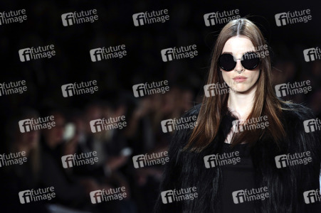 Dimitri Fashion Show auf der Mercedes-Benz Fashion Week Autumn/Winter 2016 in Berlin