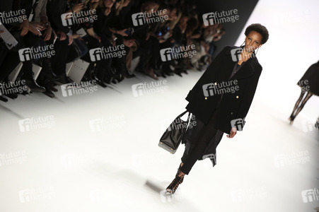 Dimitri Fashion Show auf der Mercedes-Benz Fashion Week Autumn/Winter 2016 in Berlin