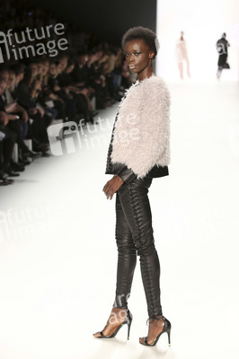 Dimitri Fashion Show auf der Mercedes-Benz Fashion Week Autumn/Winter 2016 in Berlin