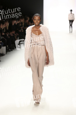 Dimitri Fashion Show auf der Mercedes-Benz Fashion Week Autumn/Winter 2016 in Berlin