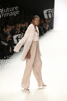 Dimitri Fashion Show auf der Mercedes-Benz Fashion Week Autumn/Winter 2016 in Berlin