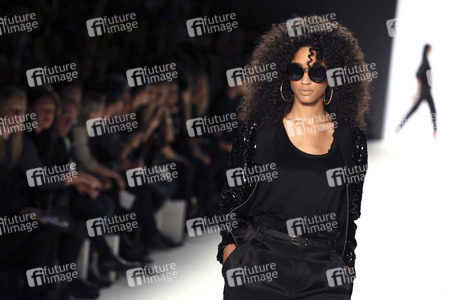 Dimitri Fashion Show auf der Mercedes-Benz Fashion Week Autumn/Winter 2016 in Berlin