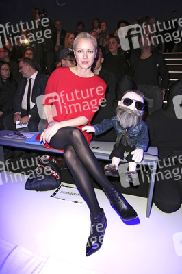 Xavi Reyes presented by Mercedes-Benz & Elle Fashion Show auf der Mercedes-Benz Fashion Week Autumn/Winter 2016 in Berlin