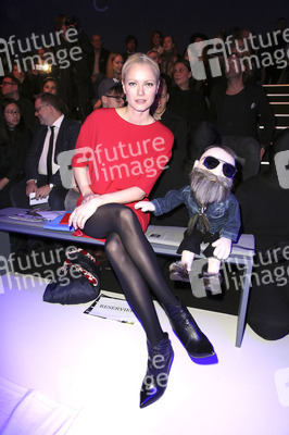 Xavi Reyes presented by Mercedes-Benz & Elle Fashion Show auf der Mercedes-Benz Fashion Week Autumn/Winter 2016 in Berlin