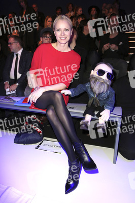 Xavi Reyes presented by Mercedes-Benz & Elle Fashion Show auf der Mercedes-Benz Fashion Week Autumn/Winter 2016 in Berlin