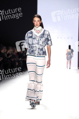 Xavi Reyes presented by Mercedes-Benz & Elle Fashion Show auf der Mercedes-Benz Fashion Week Autumn/Winter 2016 in Berlin