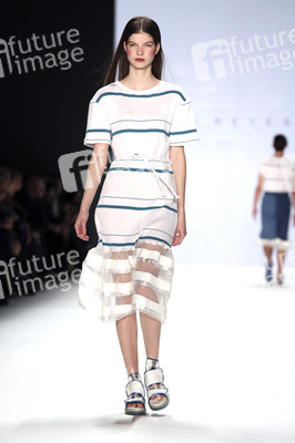 Xavi Reyes presented by Mercedes-Benz & Elle Fashion Show auf der Mercedes-Benz Fashion Week Autumn/Winter 2016 in Berlin