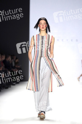 Xavi Reyes presented by Mercedes-Benz & Elle Fashion Show auf der Mercedes-Benz Fashion Week Autumn/Winter 2016 in Berlin