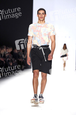 Xavi Reyes presented by Mercedes-Benz & Elle Fashion Show auf der Mercedes-Benz Fashion Week Autumn/Winter 2016 in Berlin